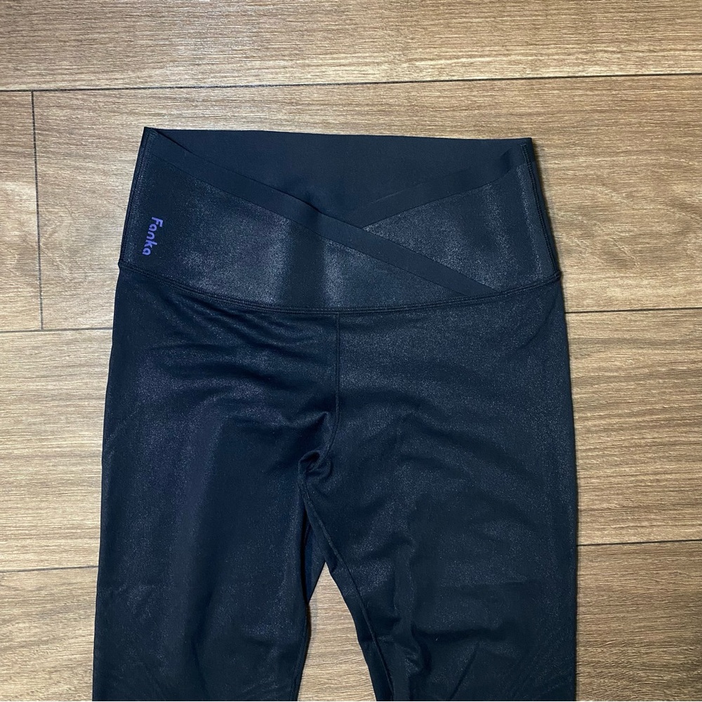 FANKA Body Sculpt Leggings Size M Black  color reversible